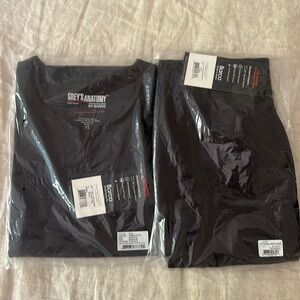 NWT Grey’s Anatomy scrubs set in black - top and pants in XS
